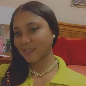 Meet your Posher, Danika